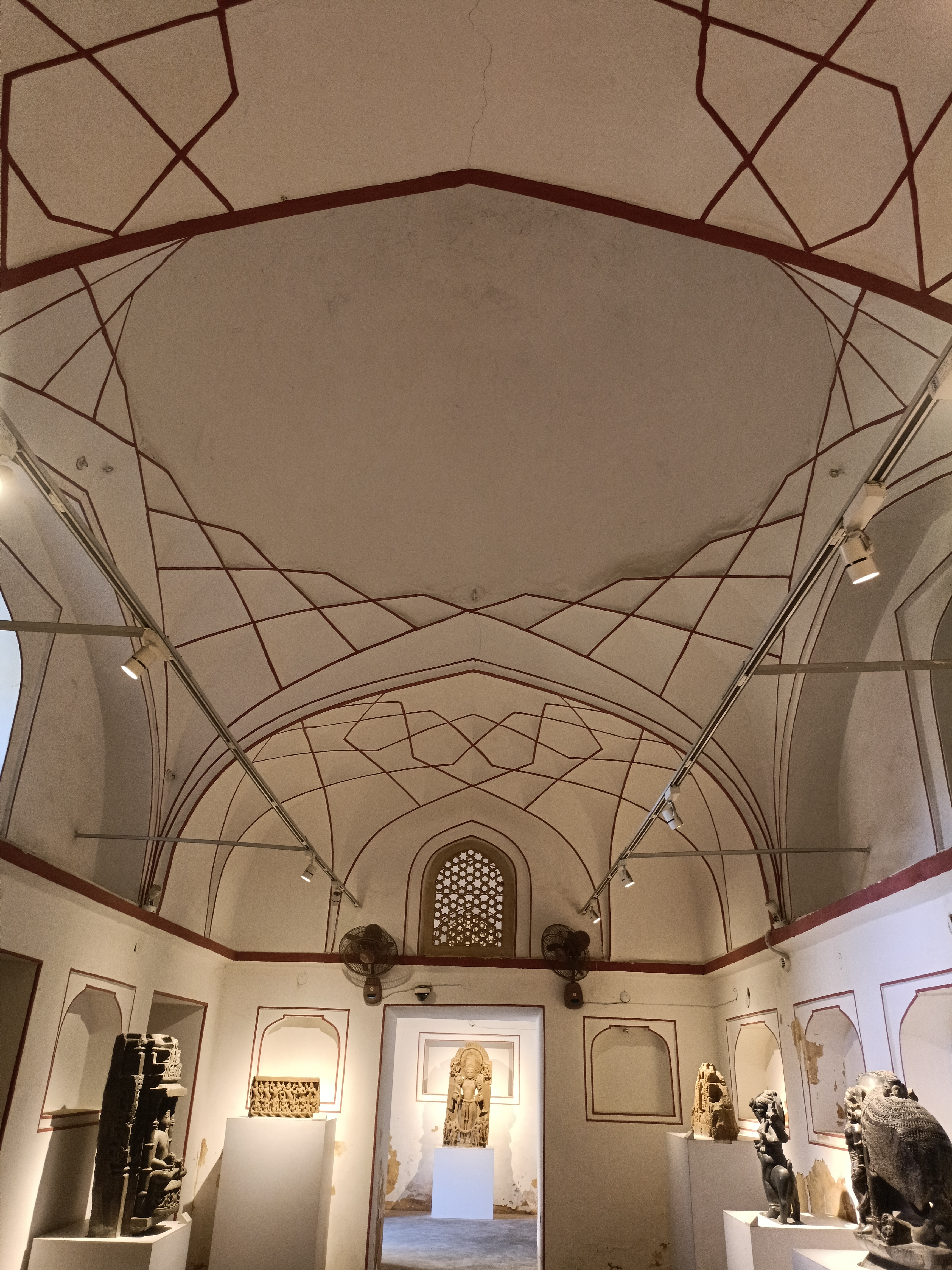 best places in ajmer, state government museum