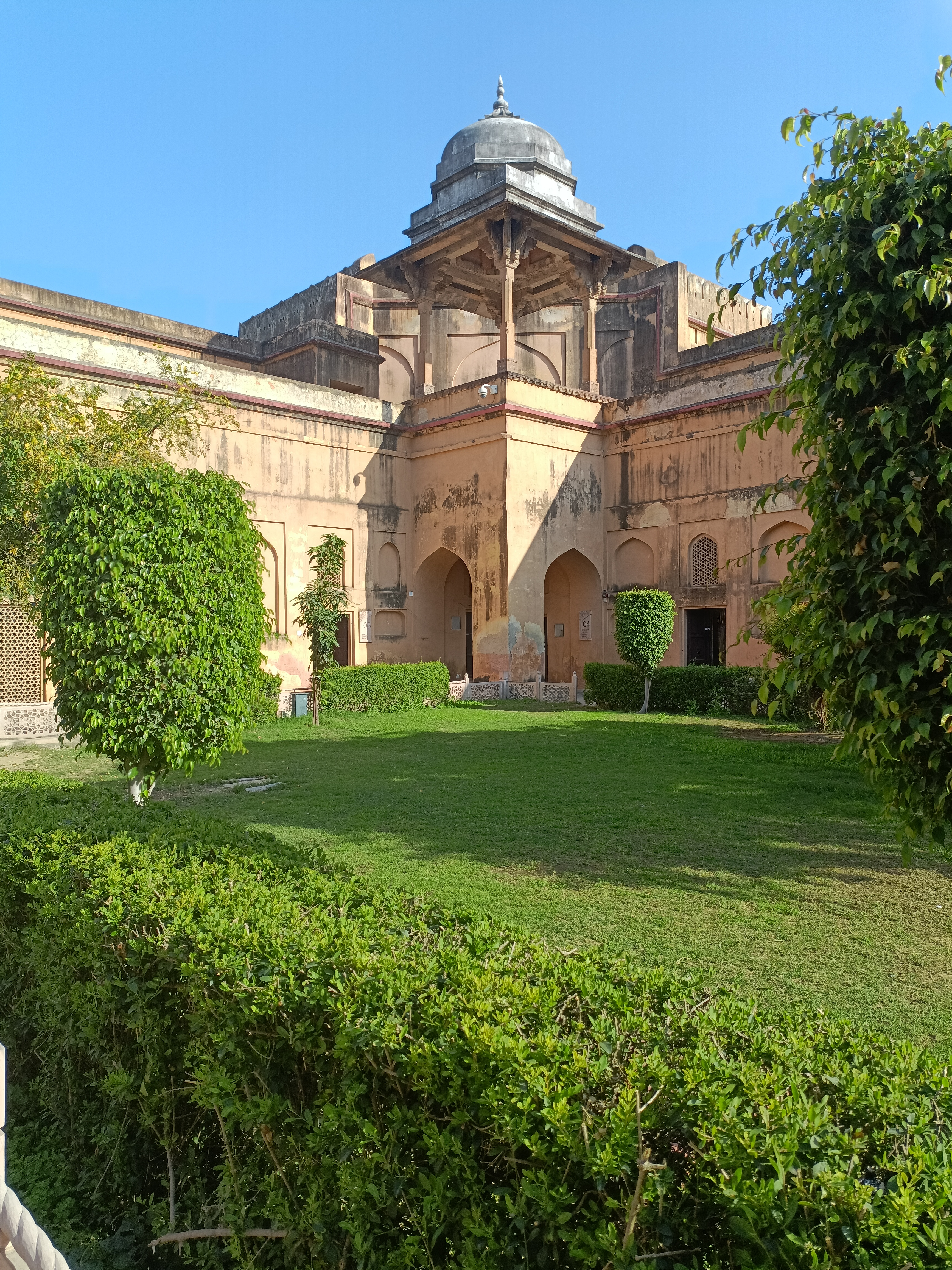 top places in ajmer, state government museum