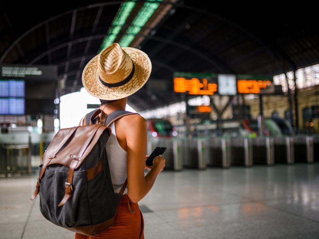 How to travel alone in 2025