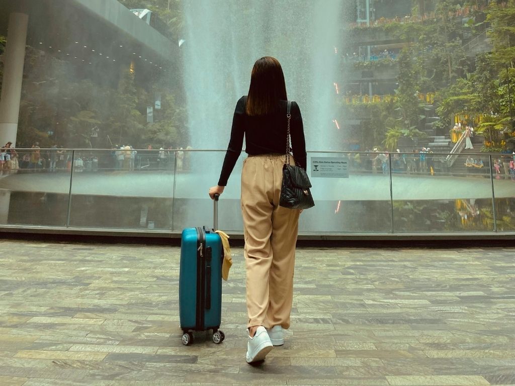 Budget travel tips for solo travelers